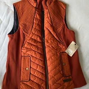 Bass quilted vest NWT